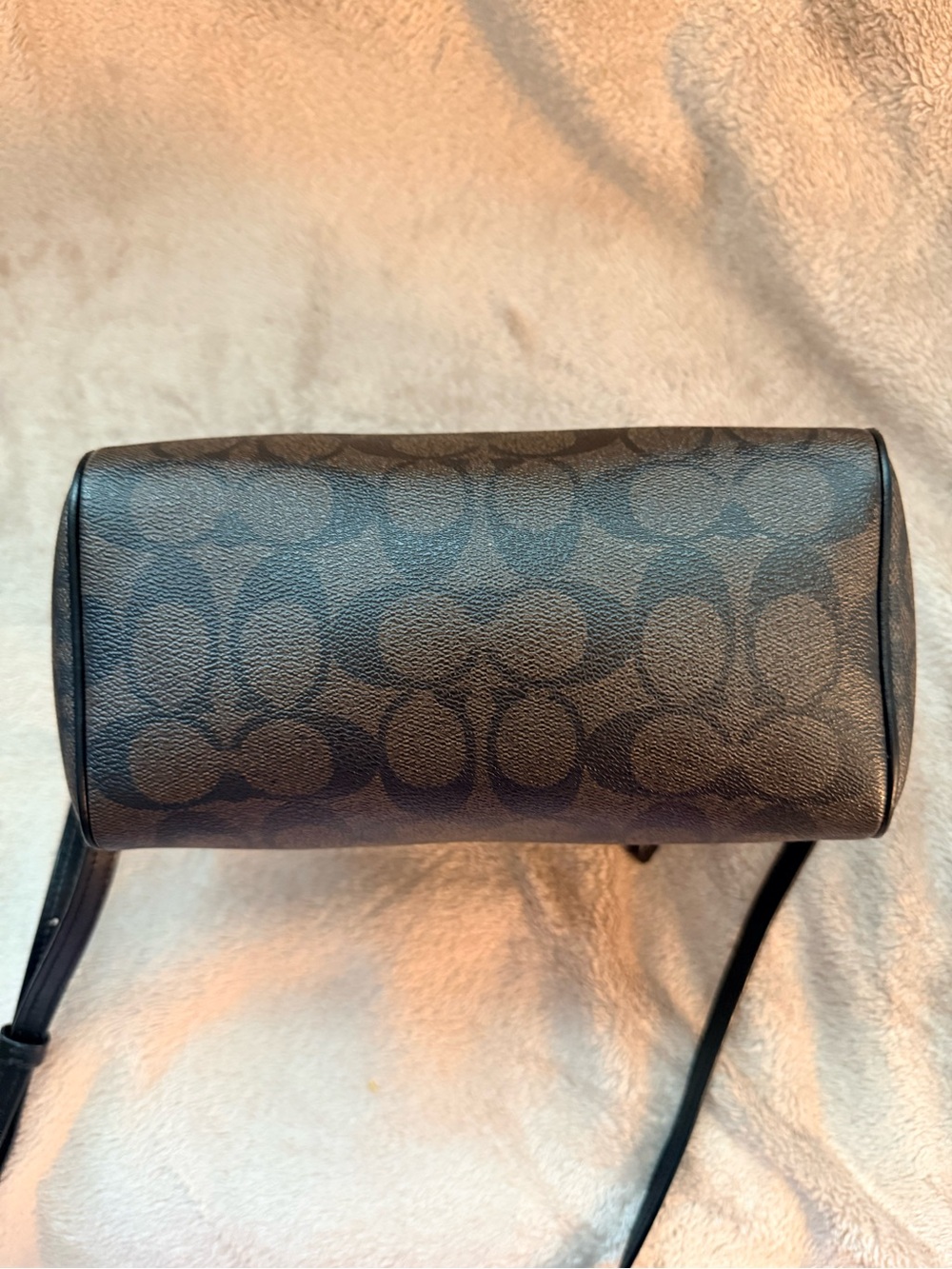 Coach Signature Crossbody Bag in Brown and black, gold colored hardware - Picture 5 of 8